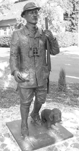 Darstellung als Jäger, Bronze-Statue von 2006 in Walsrode