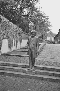 Bronzestatue von Theodor Storm in Heiligenstadt